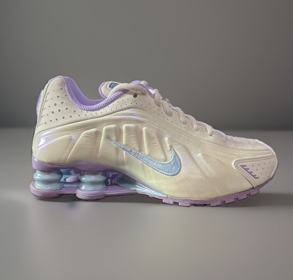 New Women's Size 5.5 Nike Shox R4 Soft Pearl IH4050-001 Kids Size 4Y